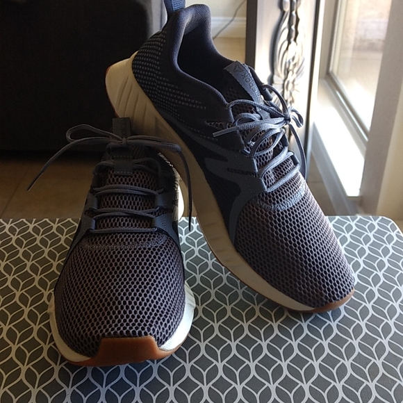 Reebok Fusium Run 2.0 NWOT in box - Picture 2 of 7